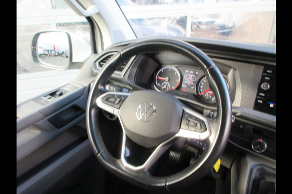 Volkswagen Transporter 2.0 TDI L1H1 airco navigatie trekhaak 3 zits
