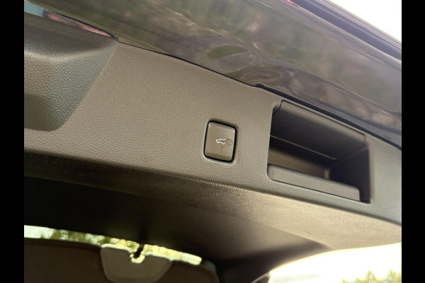 Ford Kuga 2.5 PHEV ST-Line X 243pk Winterpack | Adaptieve Cruise | AGR stoelen | Elektrische Achterklep | 2.100kg Trekgewicht | Nederlandse auto | B&O Audio