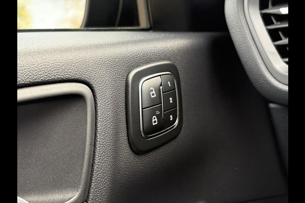 Ford Kuga 2.5 PHEV ST-Line X 243pk Winterpack | Adaptieve Cruise | AGR stoelen | Elektrische Achterklep | 2.100kg Trekgewicht | Nederlandse auto | B&O Audio