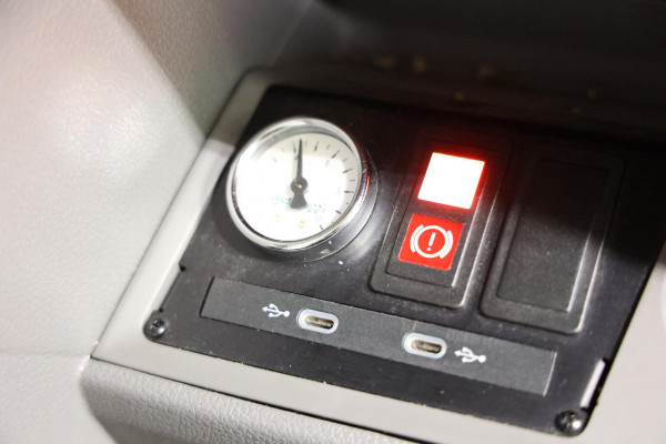 Volkswagen Crafter 2.0 TDI DSG AUTOMAAT BAKWAGEN BE CLIXTAR