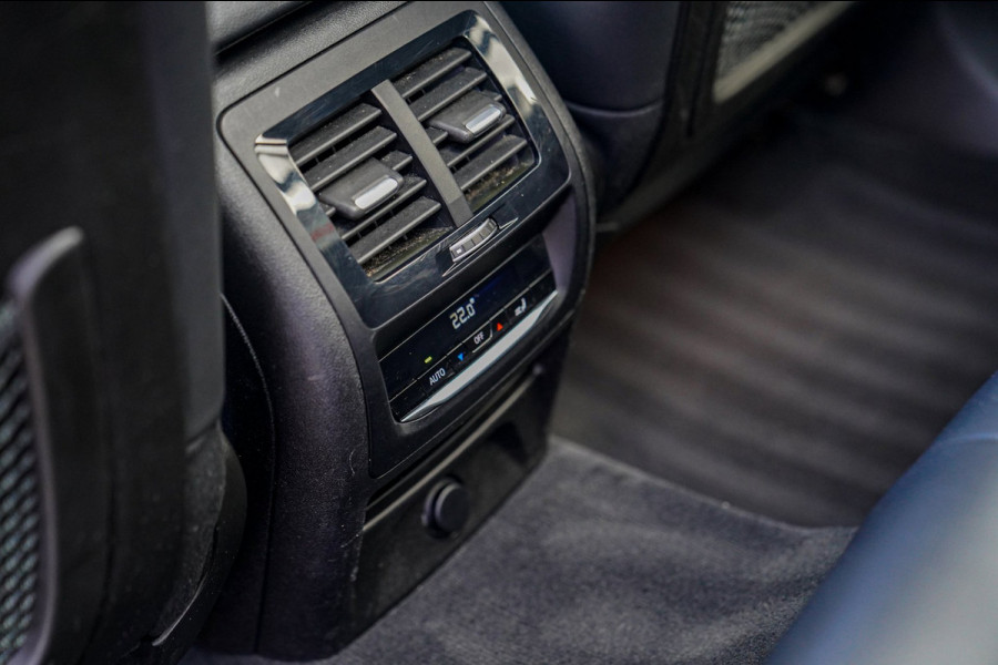 BMW X3 XDrive20i High Executive | M-pakket | BTW incl. | Panorama | Trekhaak | Harman Kardon | Facelift | 360cam | Stoelverwarming