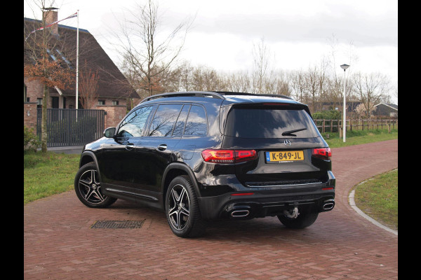 Mercedes-Benz Glb 200 Business Solution AMG 7 persoons | Panoramadak | Trekhaak | Burmester | Sfeerverlichting | Camera |