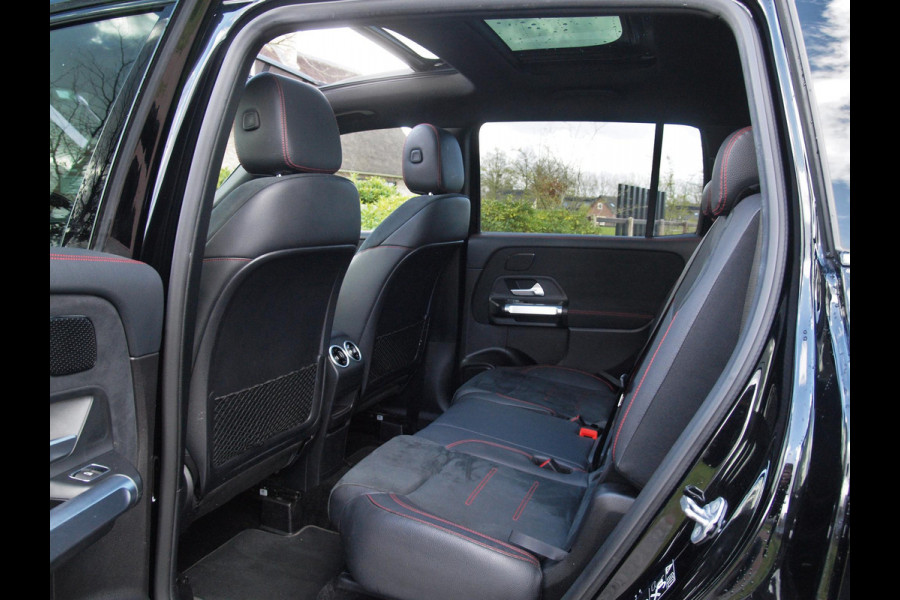 Mercedes-Benz Glb 200 Business Solution AMG 7 persoons | Panoramadak | Trekhaak | Burmester | Sfeerverlichting | Camera |
