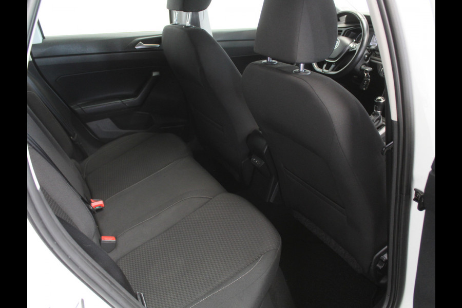 Volkswagen Polo 1.0 MPI Comfortline AIRCO | ADAPCRUISE | CARPLAY | NAVI | DAB | LED | STB