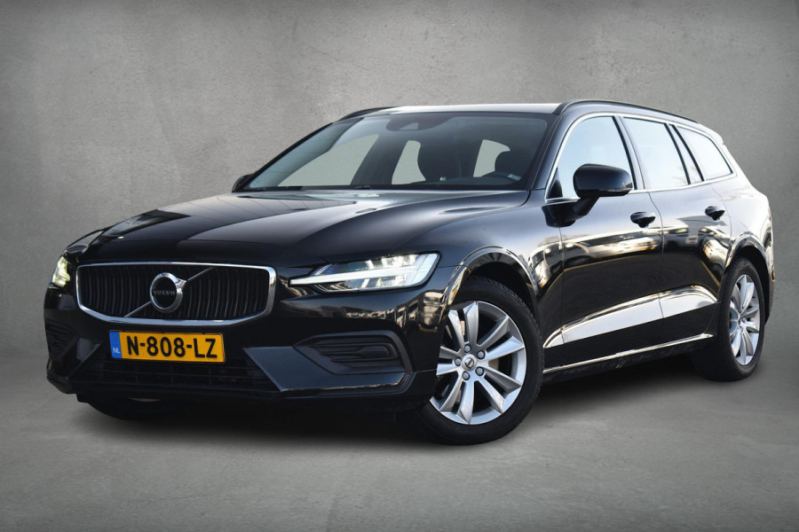 Volvo V60 2.0 B3 Momentum Business | Trekhaak | Apple CarPlay | ACC | Climate