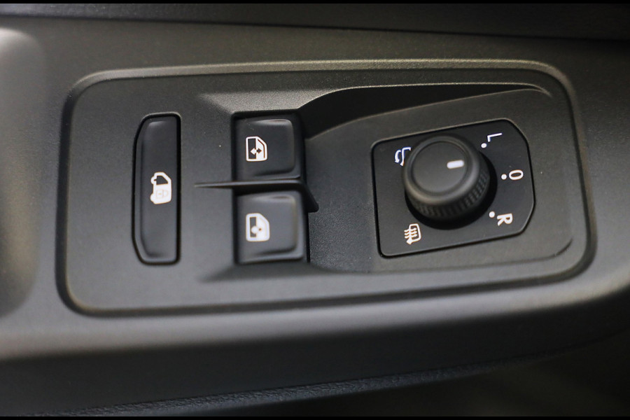Volkswagen Caddy Cargo 2.0 TDI R Line / AUT / Leder / Digital Cockpit / Acc / Schuifdeur 2x / Stoelverwarming / Led / Pdc / 18 Inc