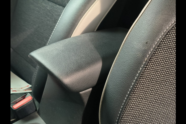 Renault Captur 1.3 TCe 140 Intens uit 2023 Rijklaar + 12 maanden Bovag-garantie Henk Jongen Auto's in Helmond,  al 50 jaar service zoals 't hoort!