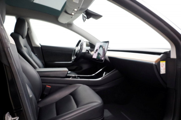 Tesla Model 3 Long Range AWD 19inch/Autopilot/Panoramadak SOH 83% Marge 03-2019