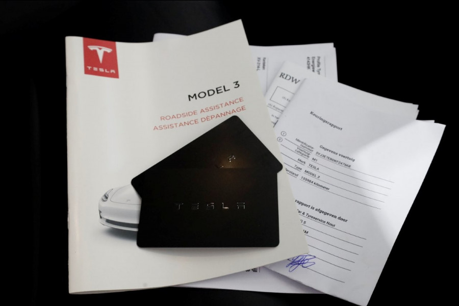 Tesla Model 3 Long Range AWD 19inch/Autopilot/Panoramadak SOH 83% Marge 03-2019