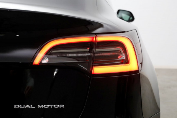 Tesla Model 3 Long Range AWD 19inch/Autopilot/Panoramadak SOH 83% Marge 03-2019