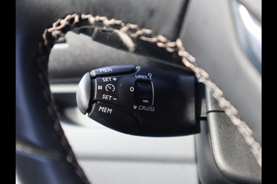 Opel Vivaro 2.0 177pk Euro 6 Automaat DC 5 Pers. - Trekhaak - Apple