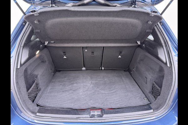 Mercedes-Benz B-Klasse 250e Luxury // Trekhaak // Panorama dak // Camera // MultiBeam LED // Sfeerverlichting // Stoelverwarming // Wide Screen