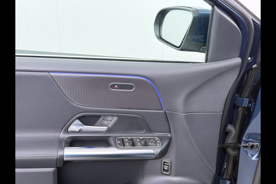 Mercedes-Benz B-Klasse 250e Luxury // Trekhaak // Panorama dak // Camera // MultiBeam LED // Sfeerverlichting // Stoelverwarming // Wide Screen