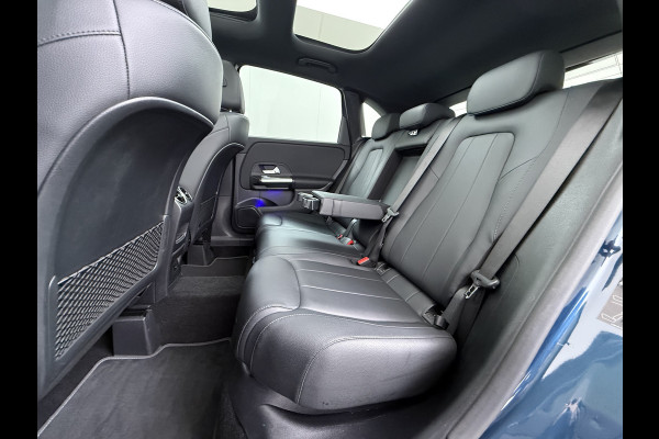 Mercedes-Benz B-Klasse 250e Luxury // Trekhaak // Panorama dak // Camera // MultiBeam LED // Sfeerverlichting // Stoelverwarming // Wide Screen