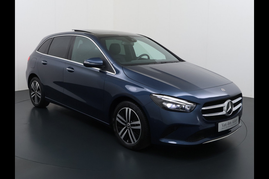 Mercedes-Benz B-Klasse 250e Luxury // Trekhaak // Panorama dak // Camera // MultiBeam LED // Sfeerverlichting // Stoelverwarming // Wide Screen