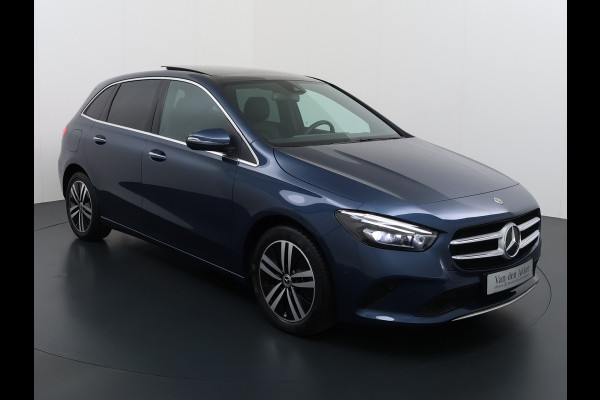Mercedes-Benz B-Klasse 250e Luxury // Trekhaak // Panorama dak // Camera // MultiBeam LED // Sfeerverlichting // Stoelverwarming // Wide Screen