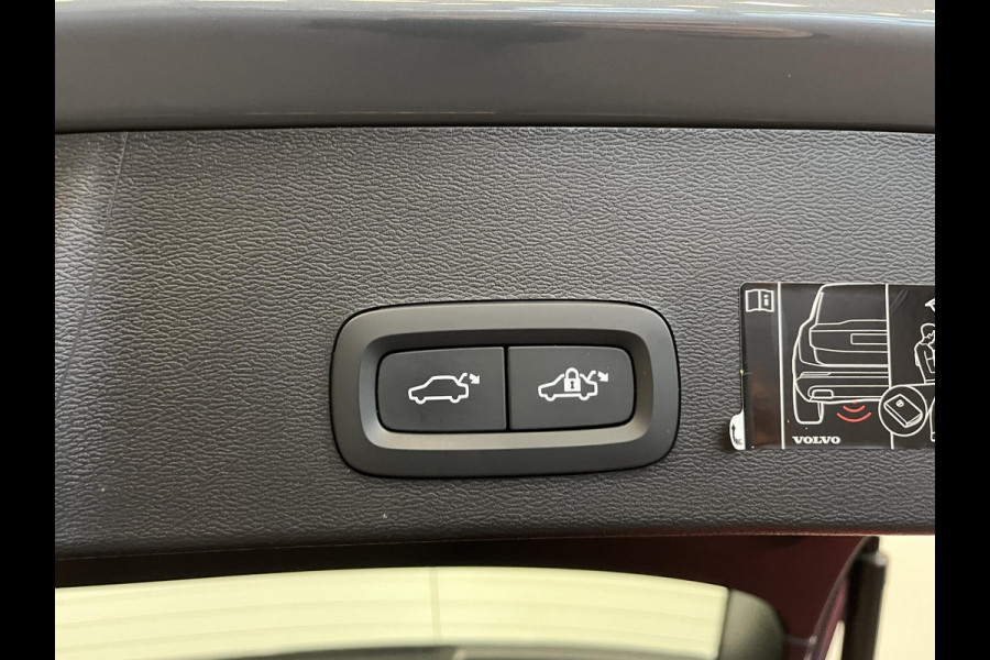 Volvo XC40 1.5 T2 Business Pro | Climate Control | Navigatie | Apple Carplay/Android Auto | PDC Achter | Trekhaak | Cruise Control | Lichtmetalen Velgen