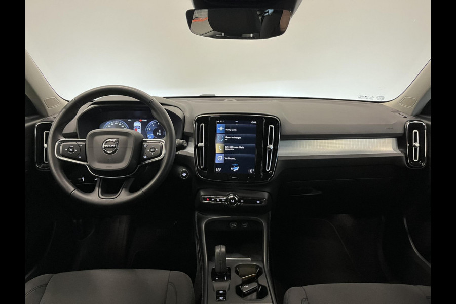 Volvo XC40 1.5 T2 Business Pro | Climate Control | Navigatie | Apple Carplay/Android Auto | PDC Achter | Trekhaak | Cruise Control | Lichtmetalen Velgen