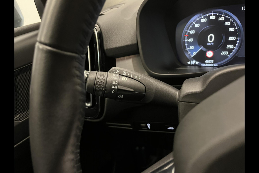 Volvo XC40 1.5 T2 Business Pro | Climate Control | Navigatie | Apple Carplay/Android Auto | PDC Achter | Trekhaak | Cruise Control | Lichtmetalen Velgen
