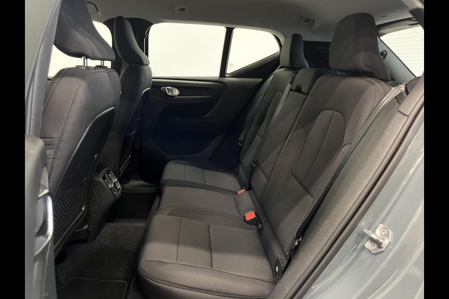 Volvo XC40 1.5 T2 Business Pro | Climate Control | Navigatie | Apple Carplay/Android Auto | PDC Achter | Trekhaak | Cruise Control | Lichtmetalen Velgen