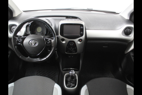 Toyota Aygo 1.0 VVT-i x-fun AIRCO | CAMERA | STB | LED | ELRM/SP | CV
