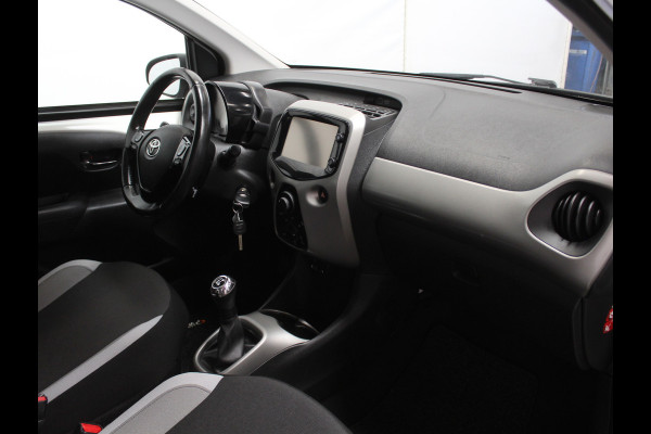 Toyota Aygo 1.0 VVT-i x-fun AIRCO | CAMERA | STB | LED | ELRM/SP | CV