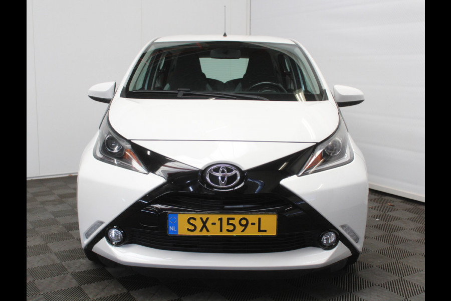 Toyota Aygo 1.0 VVT-i x-fun AIRCO | CAMERA | STB | LED | ELRM/SP | CV