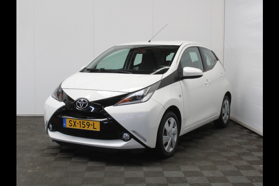 Toyota Aygo 1.0 VVT-i x-fun AIRCO | CAMERA | STB | LED | ELRM/SP | CV
