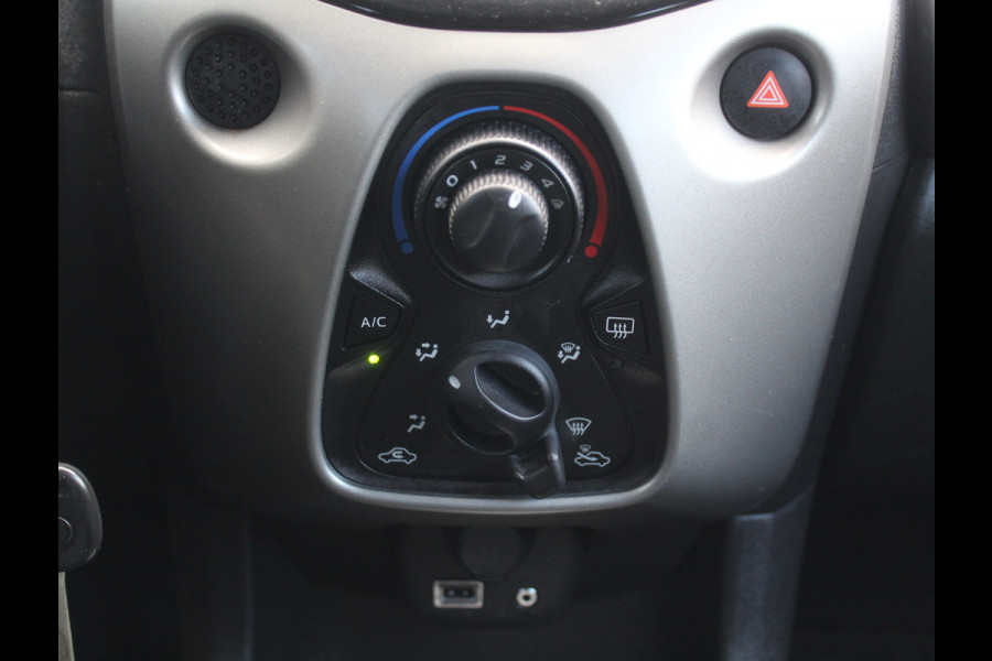 Toyota Aygo 1.0 VVT-i x-fun AIRCO | CAMERA | STB | LED | ELRM/SP | CV