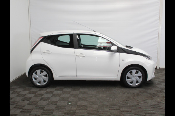 Toyota Aygo 1.0 VVT-i x-fun AIRCO | CAMERA | STB | LED | ELRM/SP | CV
