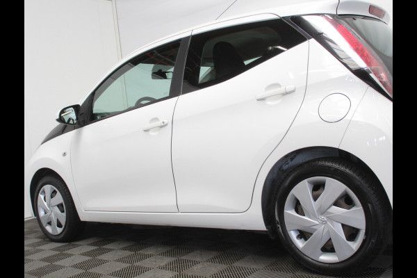 Toyota Aygo 1.0 VVT-i x-fun AIRCO | CAMERA | STB | LED | ELRM/SP | CV