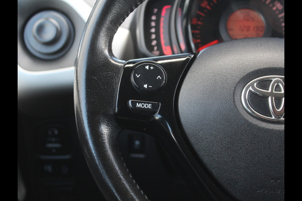 Toyota Aygo 1.0 VVT-i x-fun AIRCO | CAMERA | STB | LED | ELRM/SP | CV