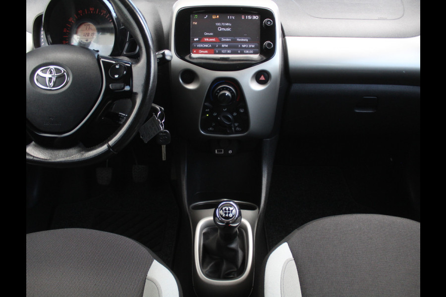 Toyota Aygo 1.0 VVT-i x-fun AIRCO | CAMERA | STB | LED | ELRM/SP | CV