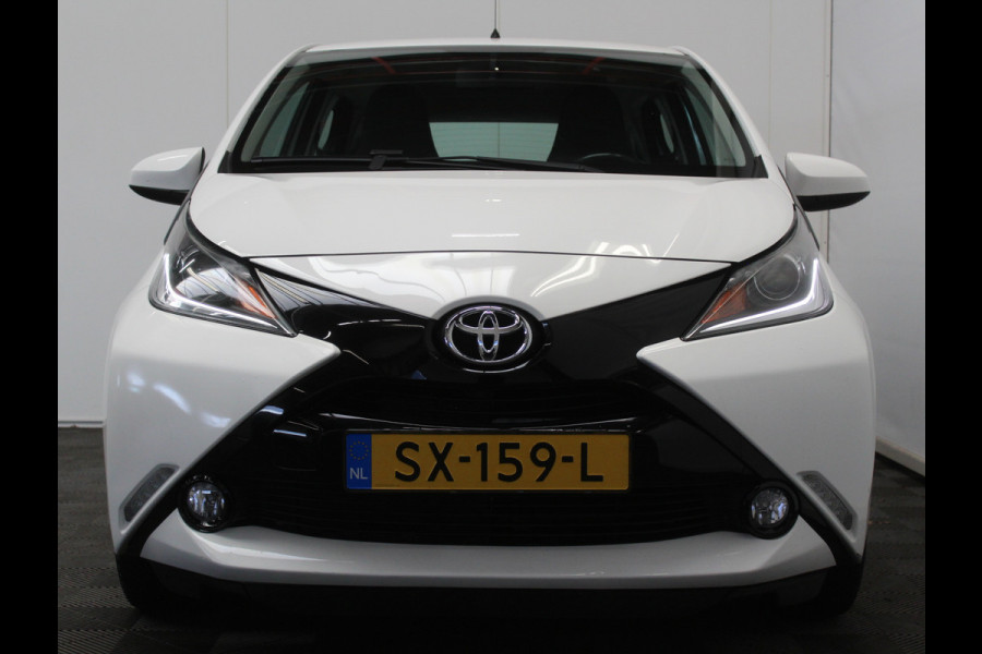 Toyota Aygo 1.0 VVT-i x-fun AIRCO | CAMERA | STB | LED | ELRM/SP | CV