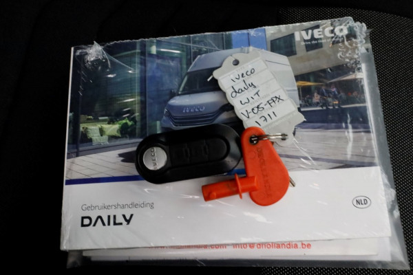 Iveco Daily 35C14 136pk Bakwagen met laadklep en zijdeur 04-2024