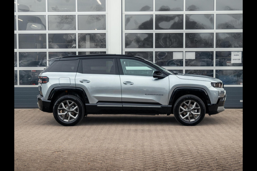 Jeep Compass 1.2 e-Hybrid First Edition | Uit voorraad leverbaar | Adapt. Cruise | Camera | Carplay | 18" | Elektr. A-Klep | Navi | Winter Pack | Schuif/Kanteldak