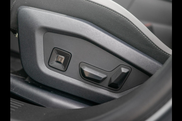 Jeep Compass 1.2 e-Hybrid First Edition | Uit voorraad leverbaar | Adapt. Cruise | Camera | Carplay | 18" | Elektr. A-Klep | Navi | Winter Pack | Schuif/Kanteldak