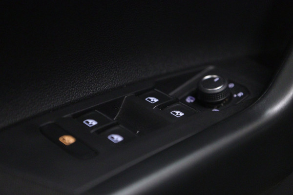 Volkswagen Polo 1.0 TSI Life Edition 3x R-LINE PANO/CARPLAY/KEYLESS/ACC/VOL