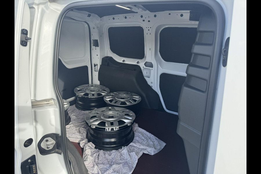 Ford Transit Connect 2.0 EcoBlue L1 Trend | 122pk | Automaat | Nieuw model | Trekhaak | Zwarte velgen | Race striping