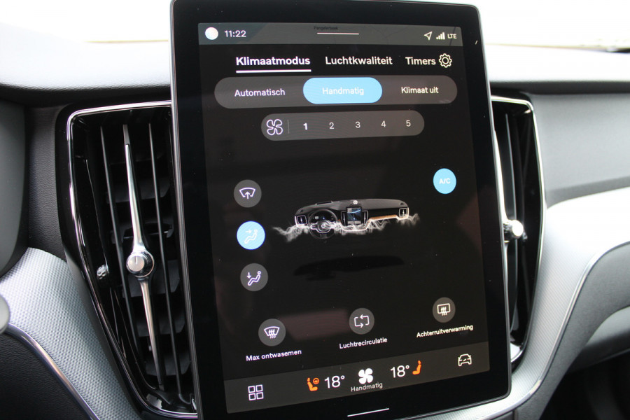 Volvo XC60 2.0 T8 Plug-in hybrid Plus Black Edition | Head-up | 360 | Zwenkbare trekhaak | Panoramadak