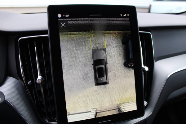 Volvo XC60 2.0 T8 Plug-in hybrid Plus Black Edition | Head-up | 360 | Zwenkbare trekhaak | Panoramadak