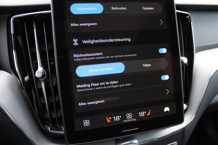 Volvo XC60 2.0 T8 Plug-in hybrid Plus Black Edition | Head-up | 360 | Zwenkbare trekhaak | Panoramadak