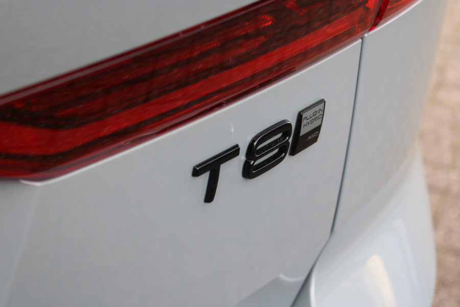 Volvo XC60 2.0 T8 Plug-in hybrid Plus Black Edition Head-up | 360 | Zwenkbare trekhaak | Panoramadak