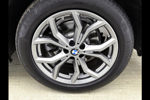 BMW X3 XDrive20i Launch Edition High Executive (Dealer OnderH, Navi, Camera, Parkeersensoren, StoelV, Cruise Con, Climate Con,Etc)