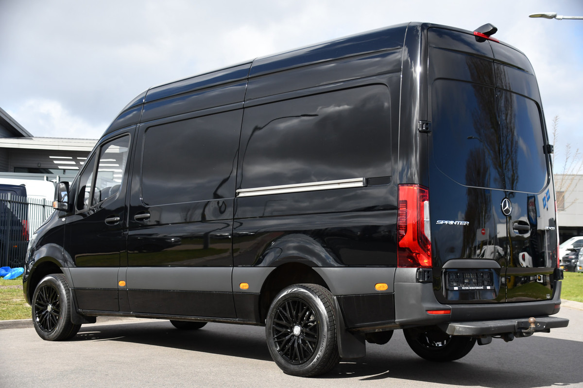 Mercedes-Benz Sprinter 317 1.9 CDI L2H2 RWD Black Edition Camera, Cruise, Carplay, LED, 170pk, Automaat, Stoelverwarming, Standkachel,