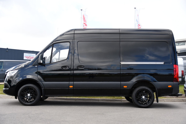 Mercedes-Benz Sprinter 317 1.9 CDI L2H2 RWD Black Edition Camera, Cruise, Carplay, LED, 170pk, Automaat, Stoelverwarming, Standkachel,