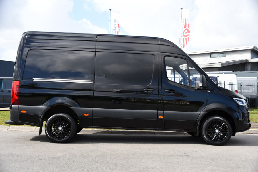 Mercedes-Benz Sprinter 317 1.9 CDI L2H2 RWD Black Edition Camera, Cruise, Carplay, LED, 170pk, Automaat, Stoelverwarming, Standkachel,