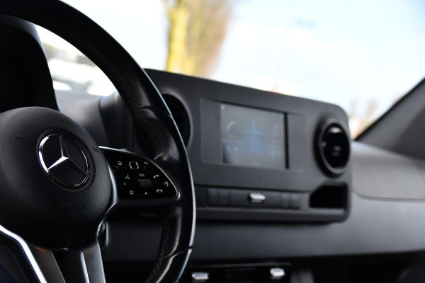 Mercedes-Benz Sprinter 317 1.9 CDI L2H2 RWD Black Edition Camera, Cruise, Carplay, LED, 170pk, Automaat, Stoelverwarming, Standkachel,