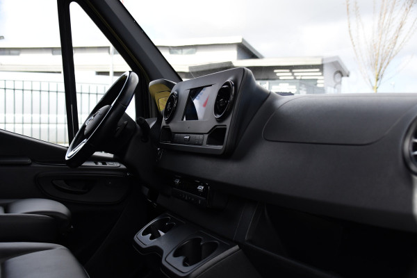 Mercedes-Benz Sprinter 317 1.9 CDI L2H2 RWD Black Edition Camera, Cruise, Carplay, LED, 170pk, Automaat, Stoelverwarming, Standkachel,