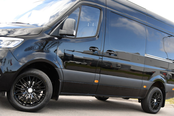 Mercedes-Benz Sprinter 317 1.9 CDI L2H2 RWD Black Edition Camera, Cruise, Carplay, LED, 170pk, Automaat, Stoelverwarming, Standkachel,